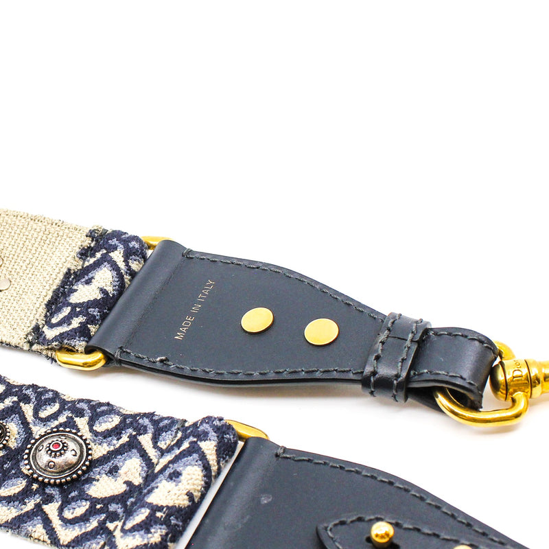 strap  blue fabric  wide with silver studs