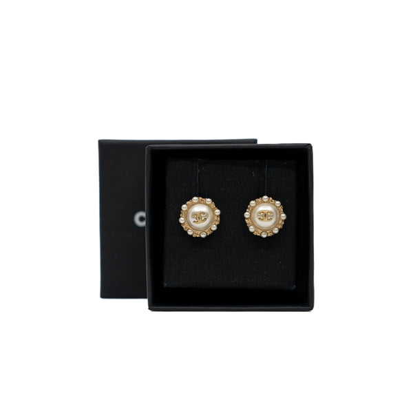 circle logo pearl earring in ghw