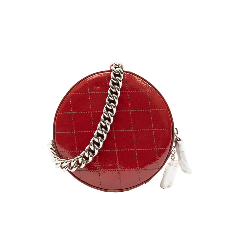 round zippy patent red bag with chain