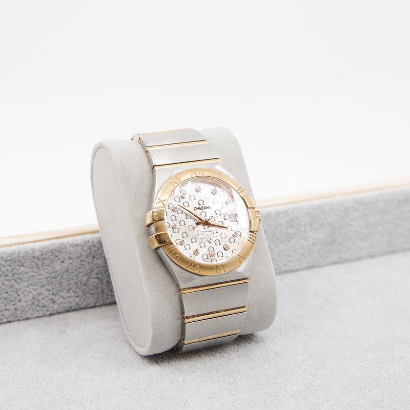 omega watch men with diamond around omaga logo background - L'UXE LINK