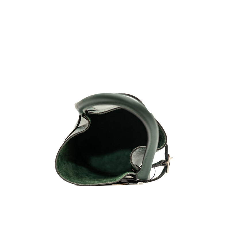 buckle tote in leather green