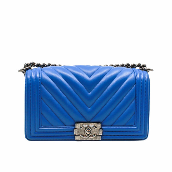 leboy medium V( chevron) in lambskin elecric blue ruthenium hw seri 22 - L'UXE LINK