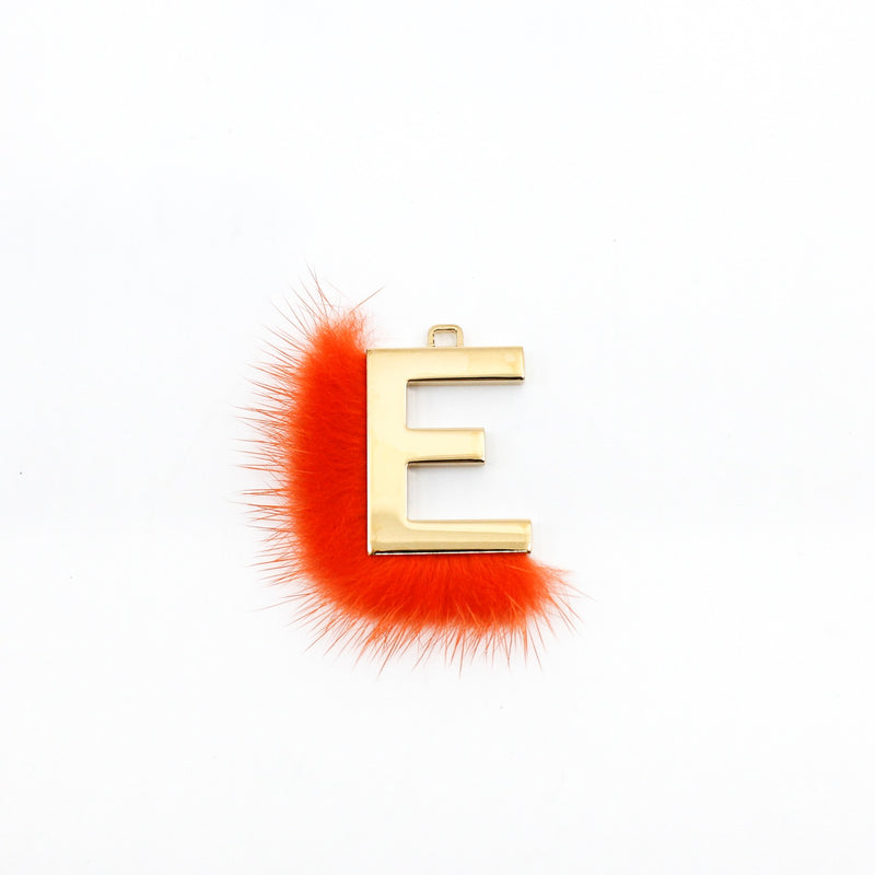 charm letter E - L'UXE LINK
