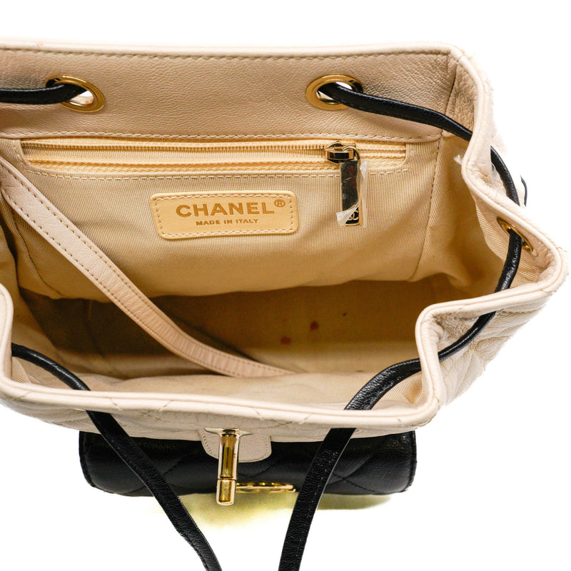 small backpack in calfskin beige/black/white ghw seri 29