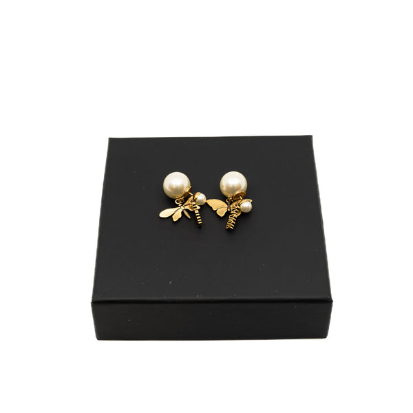 JADior butterfly pearl Earring