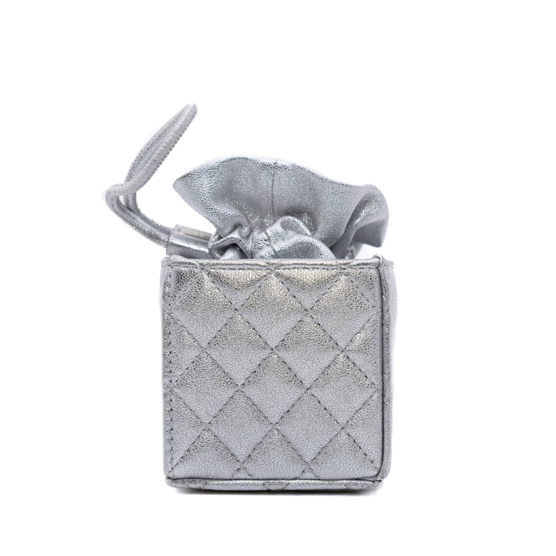 dice clutch with chain in leather silver phw - L'UXE LINK