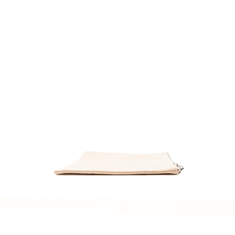zippy clutch in fabric beige