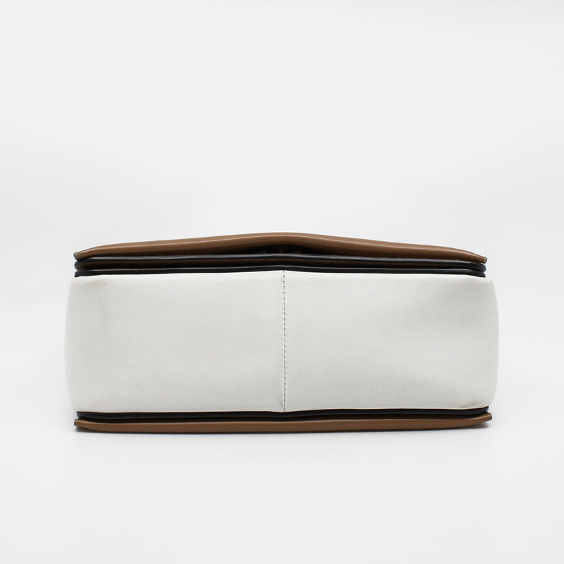 frame white with brown