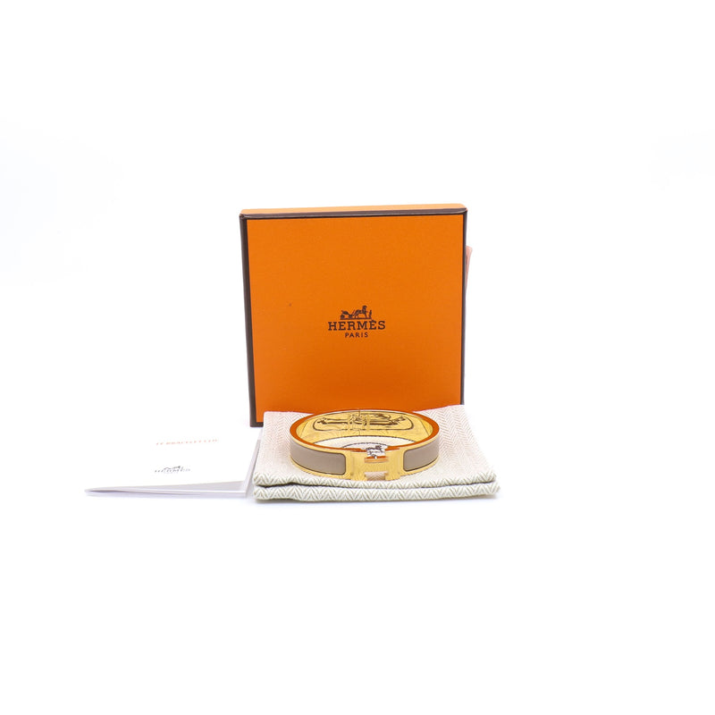 clic h bangle in marron glace pm size ghw