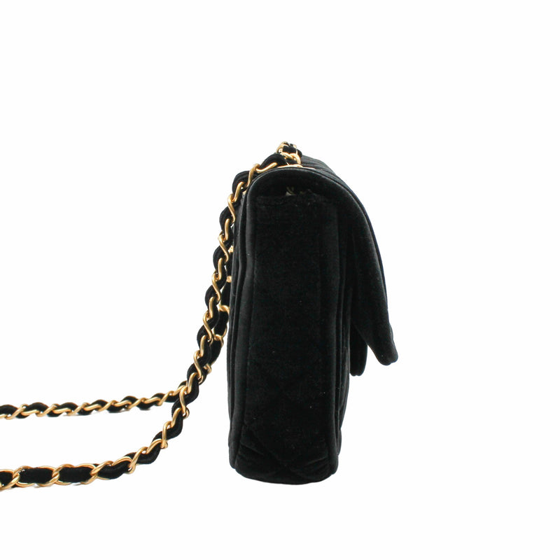 small flap bag in velvet black ghw seriL13U93E1