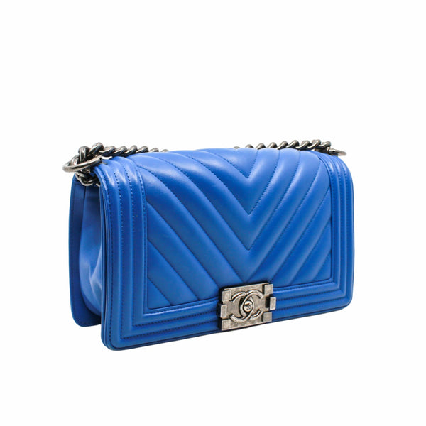 leboy medium V( chevron) in lambskin elecric blue ruthenium hw seri 22 - L'UXE LINK