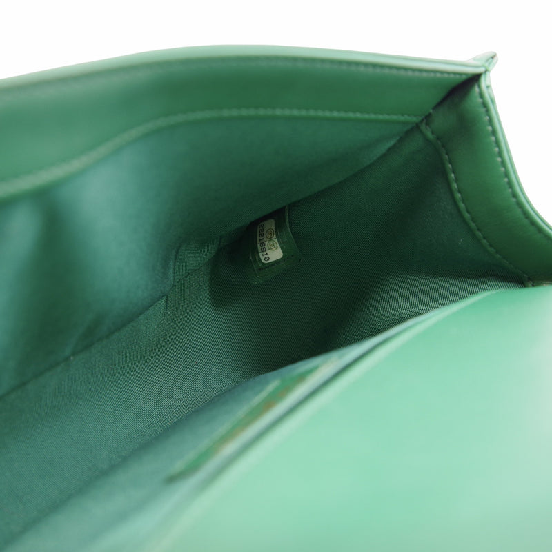 leboy medium lamb skin green  ghw seri 22 - L'UXE LINK