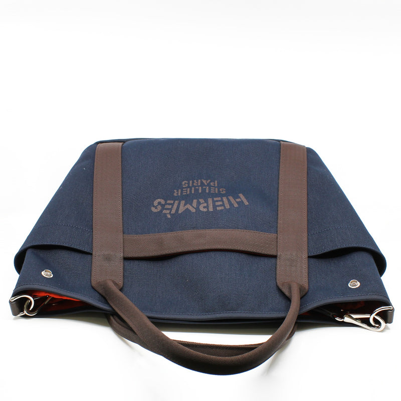 Pansage the grooming bag in navy fabric