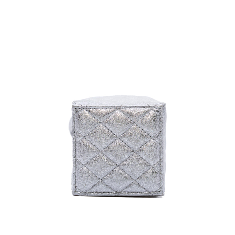 dice clutch with chain in leather silver phw - L'UXE LINK