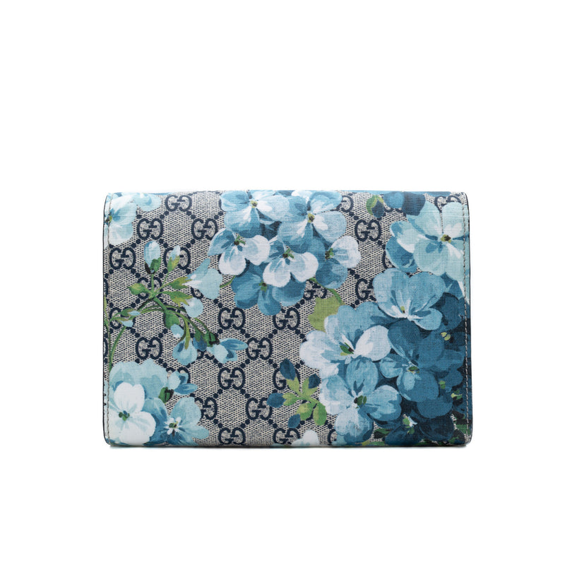 woc in blue blooms